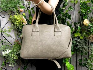 ●超美品●FURLA フルラ●カプリッチョ サッチェル●カーフ レザー 本革●2way ハンド バッグ●グレージュ●G金具●斜め掛け●B5●Js47180