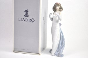 リヤドロ LLADRO フィギュリン 6608 「期待を胸に(月夜のナイトパーティー)」 アメリカ限定販売