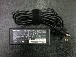 中古 TOSHIBA ACアダプター 型式: PA3282U-2ACA 差込外径: 6.5mm 入力: 100/240V 出力: 15V/4.0A コンセント: 2極 管理No.34392