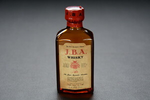 古いお酒 ミニボトル J.B.A. WHISKY 東洋醸造 未開栓品 鑑賞用 50ml 0606 検索用語→A10内古酒ミニチュア置物ヴィンテージウイスキー