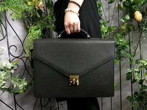 ●超美品●VERSACE ヴェルサーチ●メンズ●サンバースト●カーフ レザー 本革●ビジネス バッグ●黒●G金具●A4 収納 書類 かばん●Js47501