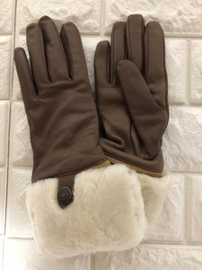 アグ UGG UGG W SHEEPSKIN CUFF LEATHER GLOVE TECH GLOVE 　タグ付き　新品未使用　スマホ対応　/Sサイズ