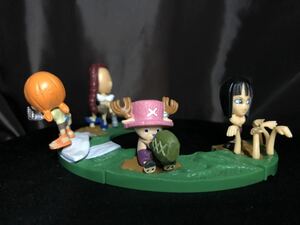 ONE PIECEワンピース食玩ミニフィギュア～4種　ガチャガチャ　カプセルトイ　食玩　アニメ