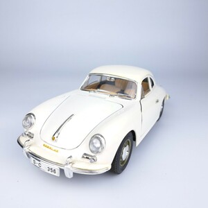 Burago ブラーゴ PORSHE ポルシェ 356B (1961) SCALE1／18 MADE IN ITALY 