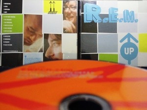 33_01775 アップ／R.E.M.