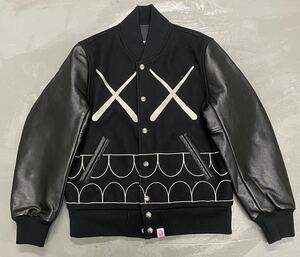 未使用品　BAPE a bathing ape Kaws varsity jacket エイプ　カウズ　袖レザー　スタジャン　TALL メンズのSぐらい