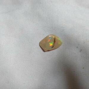 2.5ct エチオピア ファイヤー オパール ラフストーン マルチ カラー 美しい遊色 