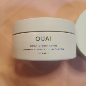 OUAI スカルプ＆ボディスクラブ