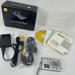 G◎ Nikon ニコン COOLPIX S200 コンパクトデジタルカメラ シルバー レンズ部分が出てきません キズ汚れ有り