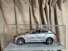 Maserati Levante ミニカー 1/43 スケール シルバー