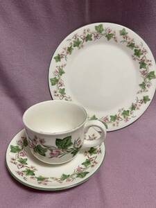 ☆ 希少品「Royal Doulton Expressionsシリーズ」 カップ＆ソーサー ケーキ皿セット