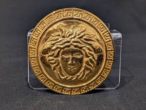 【55099】1円～ VERSACE ヴェルサーチ メデューサ ブローチ ピン ゴールドタイプ 本体のみ 約18.8g アクセサリー ブランド小物 