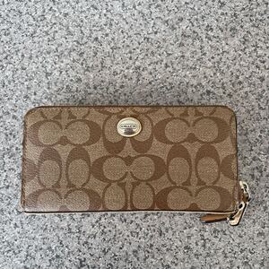 中古品　現状品　 COACH コーチ 長財布 ウォレット