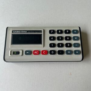 CASIO MINI ELECTRONIC CALCULATOR CM-605 電卓 計算機 電子機器 計算 アンティーク ジャンク品 通電不能 昭和レトロ ビンテージ