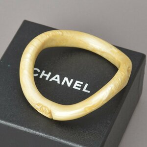 激レア!! シャネル CHANEL ココマーク バングル ブレスレット 96年製 アイボリー 軽量 プラスチック 希少 腕輪 アクセサリー ※a.d/a.k