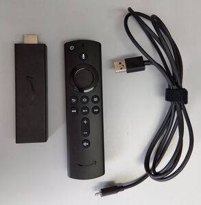 Amazon Fire TV Stick 4K (E9L29Y) USBケーブル、リモコン