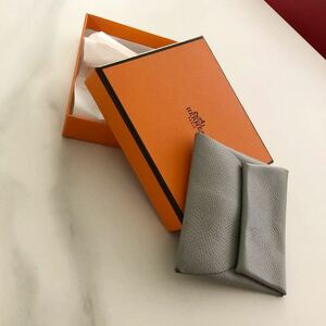 ◆◆◆エルメス HERMES コインケース レザー 正規品　パスティア　ヴォーエプソン　8.5＊8＊1 グレー　小銭入れ 箱付き