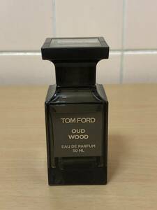 30％残 ★ TOM FORD トムフォード OUD WOOD EAU DE PARFUM ウードウッド オードパルファム 50ml 香水　FK