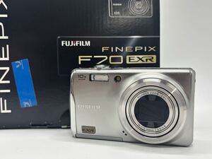 2501092053305 FUJIFILM FINEPIX ファインピクス F70 EXR 10x 5-50mm 1:3.3-5.6 コンパクトデジタルカメラ シルバー 付属品付き 現状品