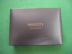 MAJESTY PLATINUM X ゴルフボール 1ダース(12個)