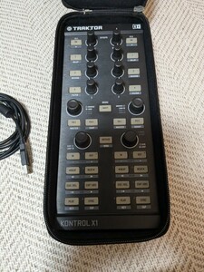 NI TRAKTOR/KONTROL X1 ケース・USBケーブル付き