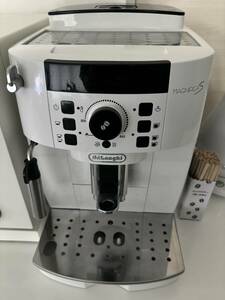 デロンギ　DeLonghi マグニファイカS 全自動コーヒーマシン　型式ECAM22112