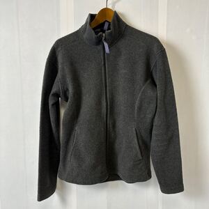 フリースジャケット パタゴニア ジップアップ アウトドア Patagonia ジャケット グレー フリース 長袖　レディースサイズL