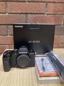 1円〜！【動作確認済・美品】富士フイルム X-S10 ボディ　ミラーレスカメラFUJIFILM 箱入り！