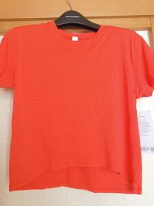 新品、お買得！ルルレモンlululemon 半袖Tシャツ 、女性用、Train To Be short sleeve、オレンジ赤系、6、9500円の品