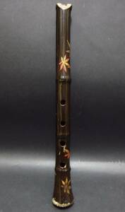 尺八　琴古流　紅葉蒔絵黒漆尺八　（全長 約36.6cm　一尺二寸サイズ）　時代蒔絵・時代和楽器 ・古美術品・骨董　　珍しい短いサイズです。