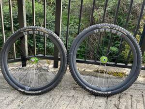 ☆ 美品 希少 海外ビルダーが組んだホイールセット CHRIS KING ISO SOUR APPLE + DERBY CARBON RIMS 29インチ 29er クリスキング キング ★