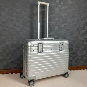 【美品】RIMOWA リモワ TOPAS トパーズ PILOT パイロット ビジネス MW マルチホイール トローリー 34L 機内持ち込み 4輪 TSAロック アルミ