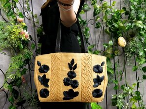 ●超美品●FENDI フェンディ●花刺繍●ストロー パイソン 本 ヘビ 革●ショルダー バッグ●ベージュ系 黒●G金具●肩掛け●B5●Js47391