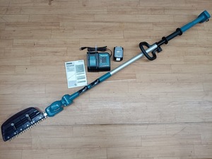 中古品 makita マキタ 18V 3.0Ah 充電式 ポール バリカン MUN301LDSF バッテリー1個 充電器付