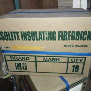 耐火断熱煉瓦(イソライト工業）LBK23　　未使用品　1箱　10個入り　