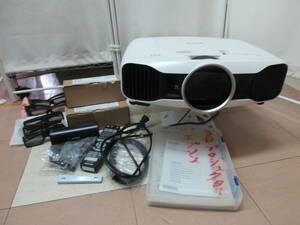 T6-21 EPSON(エプソン) LCD プロジェクター Home Cinema(ホームシネマ)【EH-TW8000W / H426D】3Dメガネ/リモコン/取扱説明書/他 付属品有