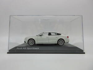 1/43 アウディ A5 スポーツバック Audi A5 Sportback 後期　ディーラー特注 ミニカー　ホワイト