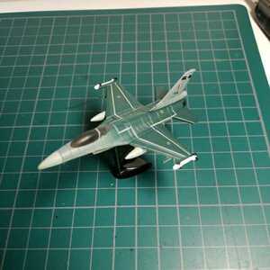 フルタ　チョコエッグ　世界の戦闘機シリーズ　F-16 