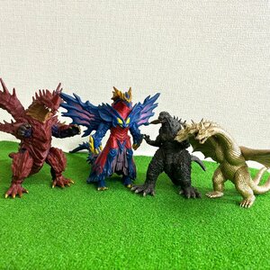 【中古品】『11-515』ウルトラマン 怪獣 ゴジラ ソフビ 人形 4点まとめ