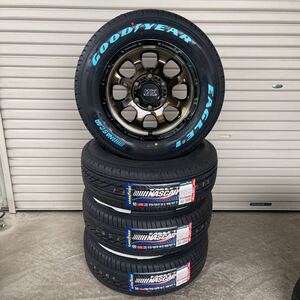 マッドクロスグレイス◆グッドイヤー　NASCAR 215/65R16C 200系ハイエースレジアス　4本セットホワイトレター　ブロンズクリア　ナスカー