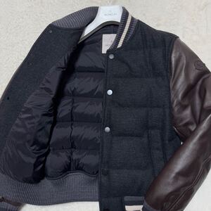 【極美品】モンクレール MONCLER ラムレザー 切替 スタジャン ダウンジャケット ウール THOMAS サイズ1 ダークブラウン メンズ ワッペン