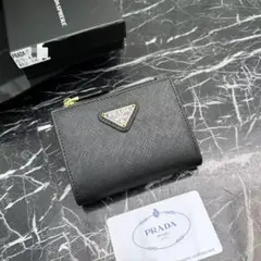 PRADA プラダ 二つ折り財布