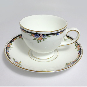 【中古】WEDGWOOD ウェッジウッド オズボーン カップ＆ソーサー コップ ホワイト ブラック ゴールド 花柄