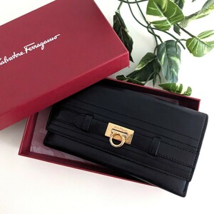 良品 Salvatore Ferragamo フェラガモ ガンチーニ 本革 レザー 長財布 ウォレット 大容量 ブラック 黒 上質 イタリア製 レディース メンズ