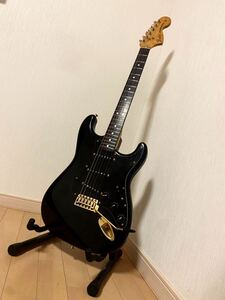 Fender Japan Stratocaster ストラトキャスター フェンダージャパン フジゲン製 エレキギター ブラック黒金ゴールドパーツ ロック