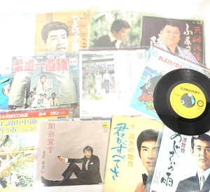 昭和ビンテージ 45RPM 日本民謡 レコード12枚セット ケース 横18cm 縦18cm レコード 直径17cm 関白宣言、およげ！たいやきくん 他　TYM501