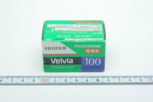 ※ 【新品未開封・期限切】 36枚撮 35mm 35ミリ FUJIFILM FIJICHROME フジフィルム フジクローム 超極彩 Velvia100 daylight 箱付 c0143