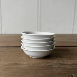 5枚set 古い小皿 醤油皿 雰囲気良 デッドストック 陶器 白磁　検: 取り皿 薬味皿 ソース 豆皿 白い皿 プレート アンティーク ビンテージ