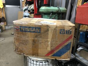 送料無料!! US日産 NISSAN 720 ダットラ　ダットサン キングキャブ 純正 新品 デッドストック ジャンプシート 片側のみ USDM トラッキン