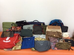 かばん 財布 まとめ売り 計32点 大量 セット レディースバッグ リュックサック ショルダーバッグ 長財布 ポーチ 色々 管51430642